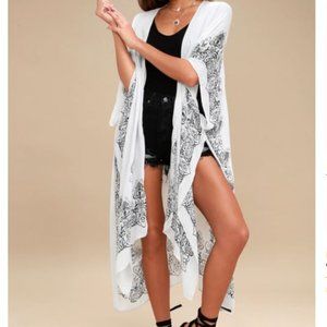 Exotic Sol Black and Grey Print Kimono Top